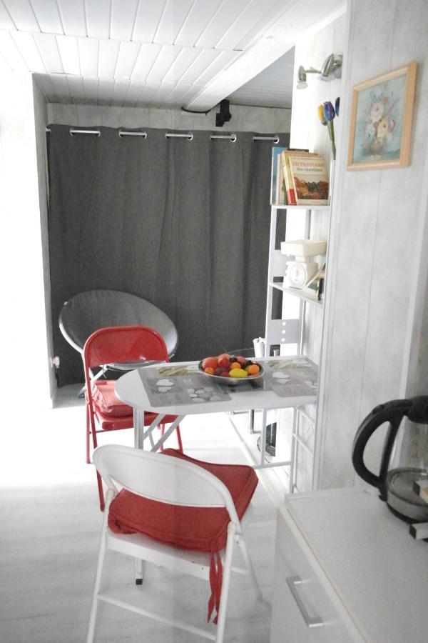 Studio 30 M2 Contes  Luaran gambar