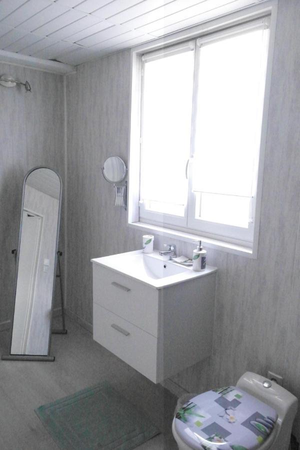 Studio 30 M2 Contes  Luaran gambar
